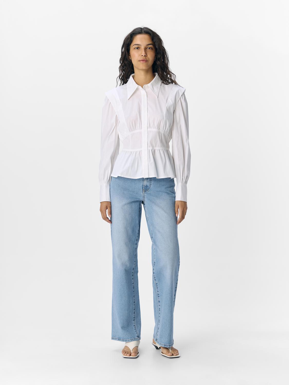 model_shot-front_full